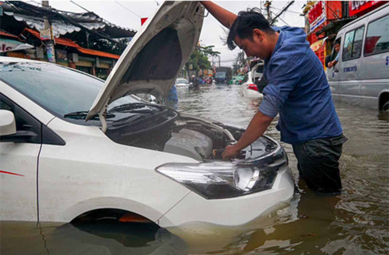 🚗 Xử lý xe ngập nước đúng cách – Hướng dẫn chi tiết từ VinFast Kim Giang